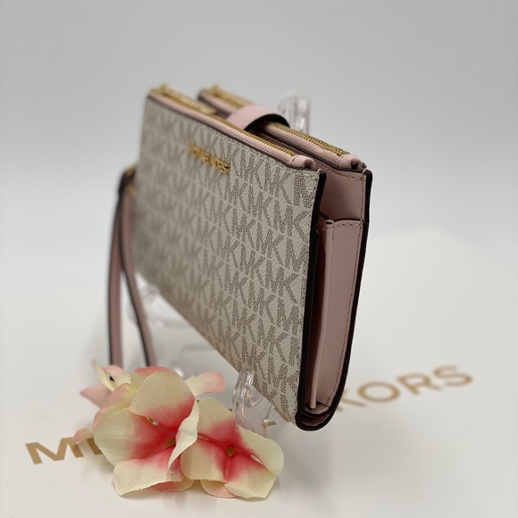 MICHAEL KORS DOUBLE ZIP WRISTLET POWDER BLUSH - Picture 6 of 16